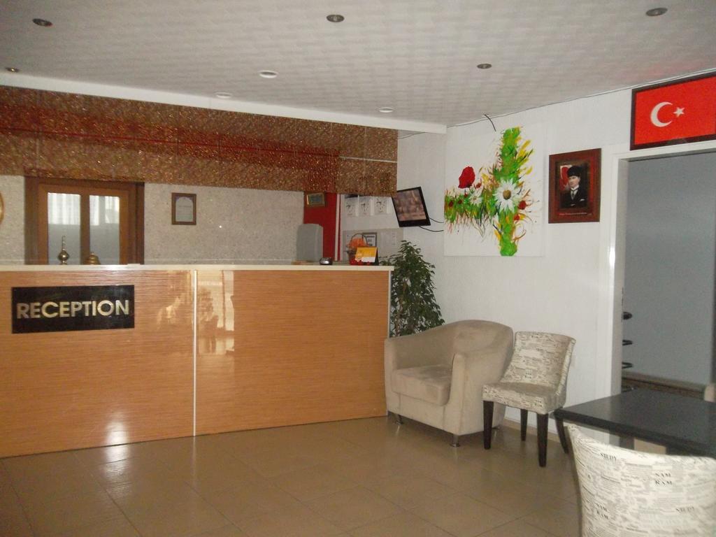 Konak Hotel Mut Exteriör bild