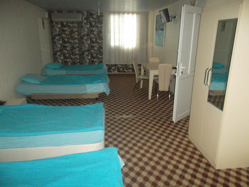 Konak Hotel Mut Exteriör bild