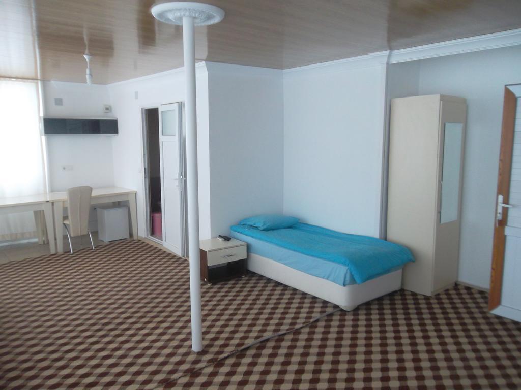 Konak Hotel Mut Exteriör bild