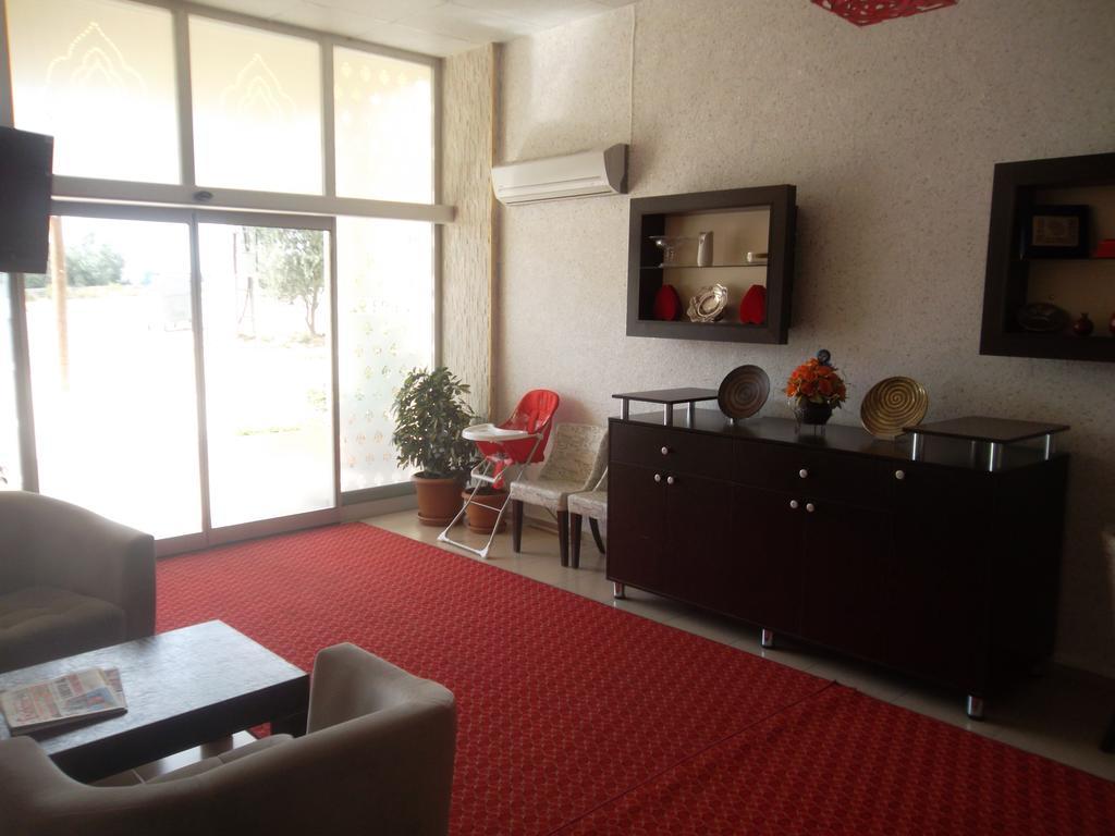 Konak Hotel Mut Exteriör bild