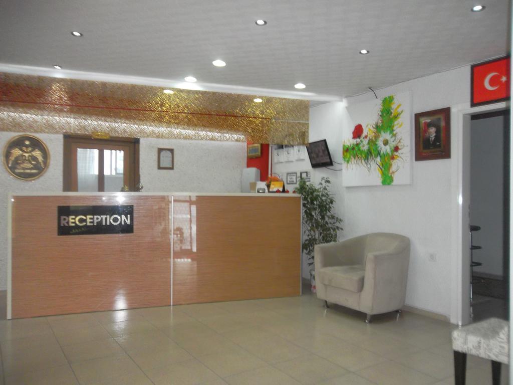 Konak Hotel Mut Exteriör bild