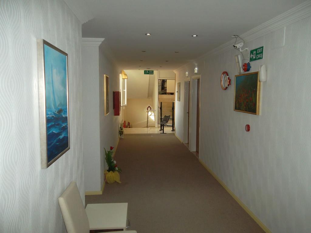 Konak Hotel Mut Exteriör bild