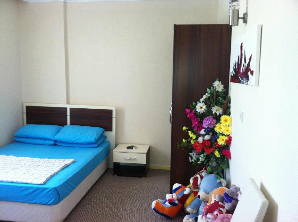 Konak Hotel Mut Exteriör bild